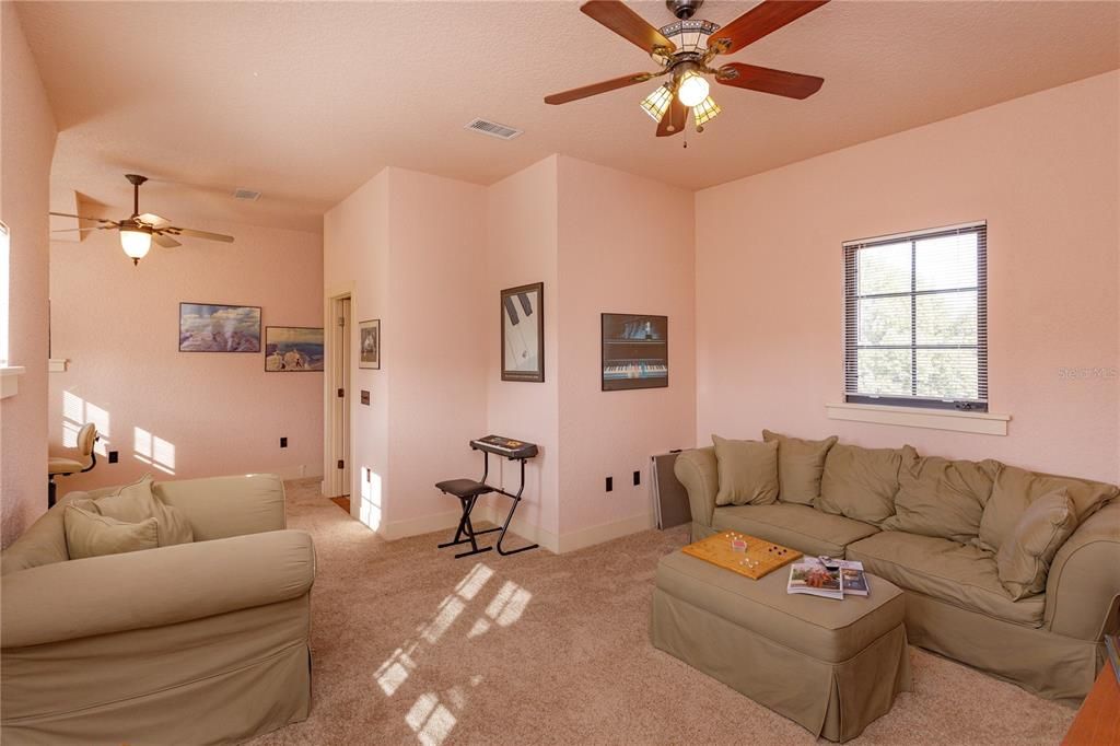 For Sale: $1,175,000 (3 beds, 3 baths, 2984 Square Feet)