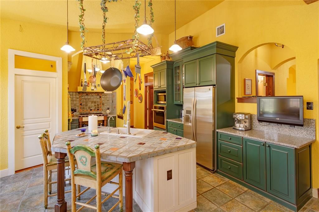 For Sale: $1,175,000 (3 beds, 3 baths, 2984 Square Feet)