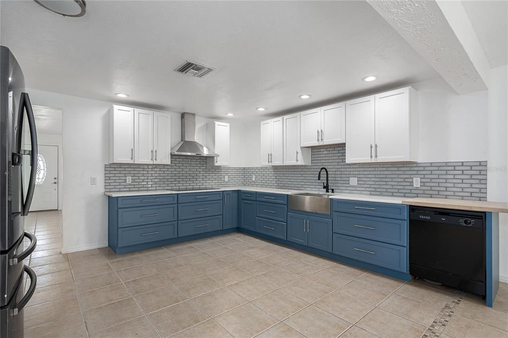 В аренду: $2,600 (3 спален, 2 ванн, 1646 Квадратных фут)