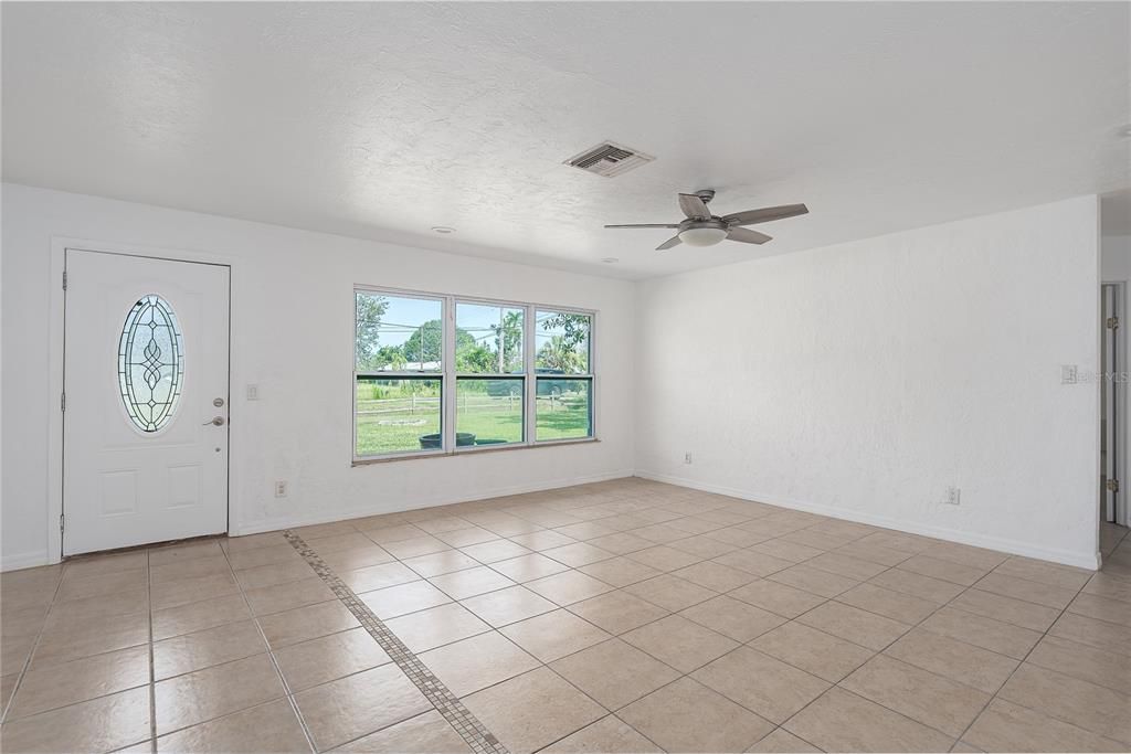 В аренду: $2,600 (3 спален, 2 ванн, 1646 Квадратных фут)