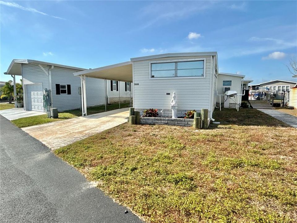 待售: $169,000 (2 贝兹, 1 浴室, 958 平方英尺)