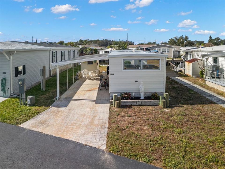 待售: $169,000 (2 贝兹, 1 浴室, 958 平方英尺)