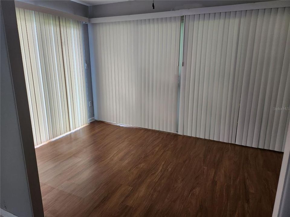 待售: $349,900 (2 贝兹, 1 浴室, 1124 平方英尺)