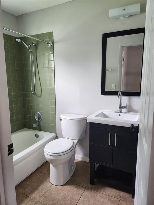 待售: $349,900 (2 贝兹, 1 浴室, 1124 平方英尺)