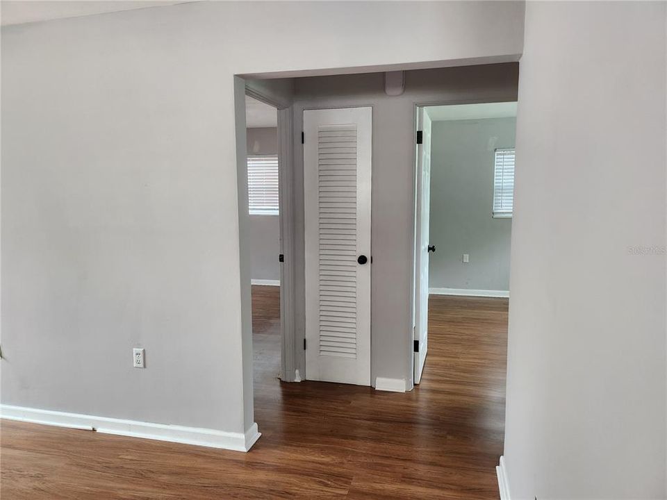 待售: $349,900 (2 贝兹, 1 浴室, 1124 平方英尺)