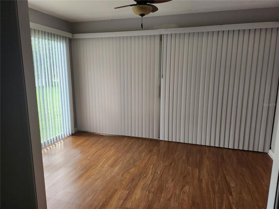 待售: $349,900 (2 贝兹, 1 浴室, 1124 平方英尺)