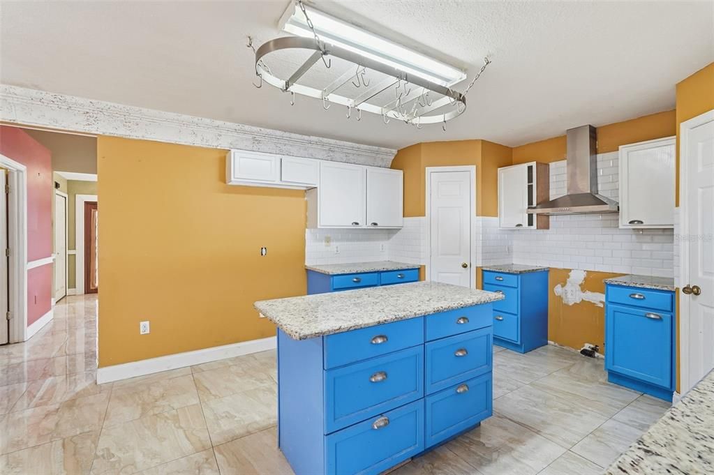For Sale: $330,000 (4 beds, 2 baths, 2844 Square Feet)
