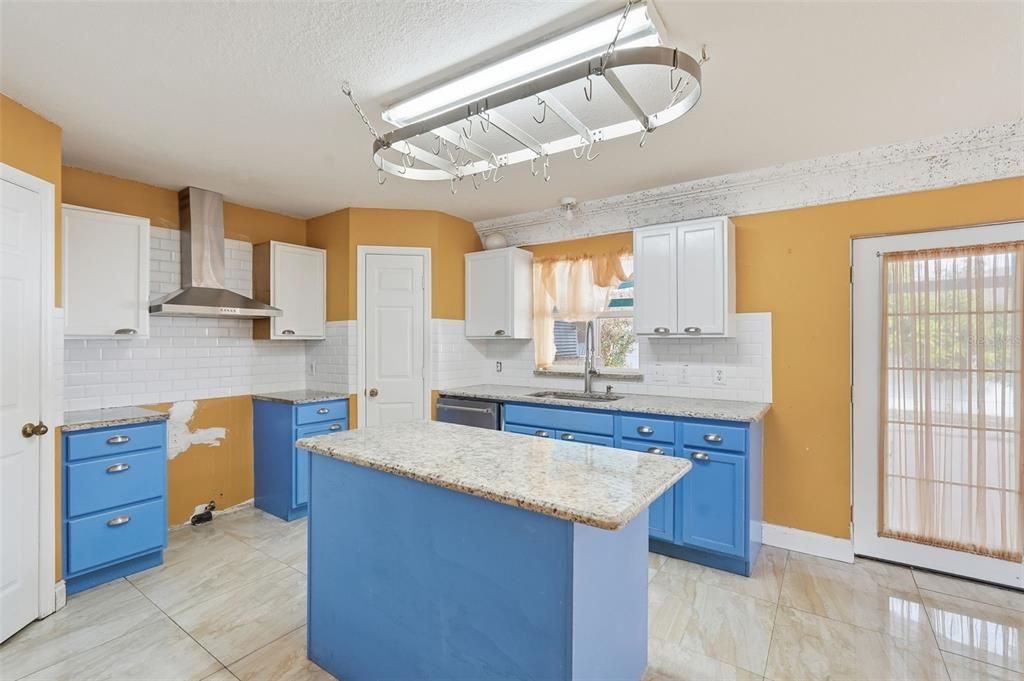 For Sale: $330,000 (4 beds, 2 baths, 2844 Square Feet)