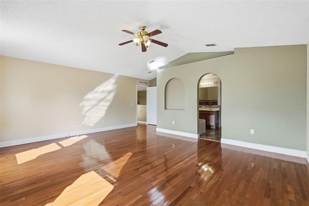 For Sale: $330,000 (4 beds, 2 baths, 2844 Square Feet)