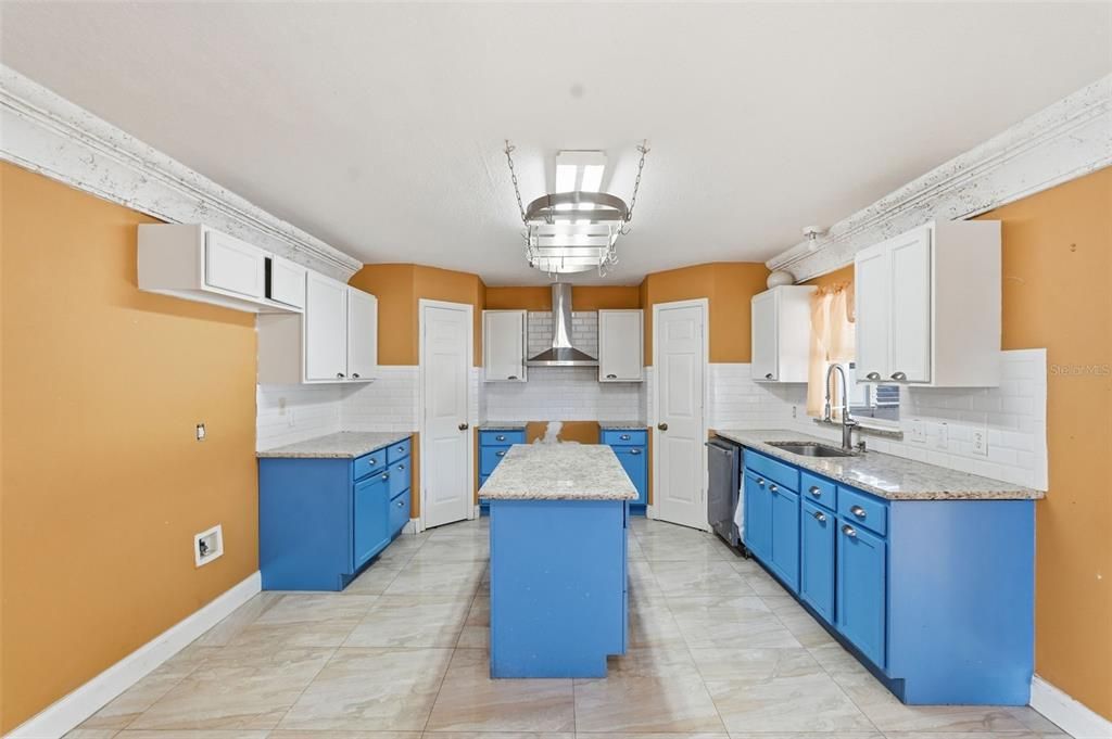 For Sale: $330,000 (4 beds, 2 baths, 2844 Square Feet)