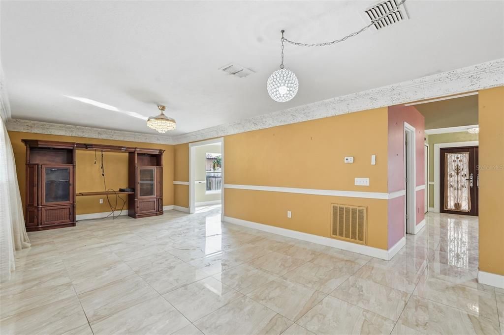 For Sale: $330,000 (4 beds, 2 baths, 2844 Square Feet)