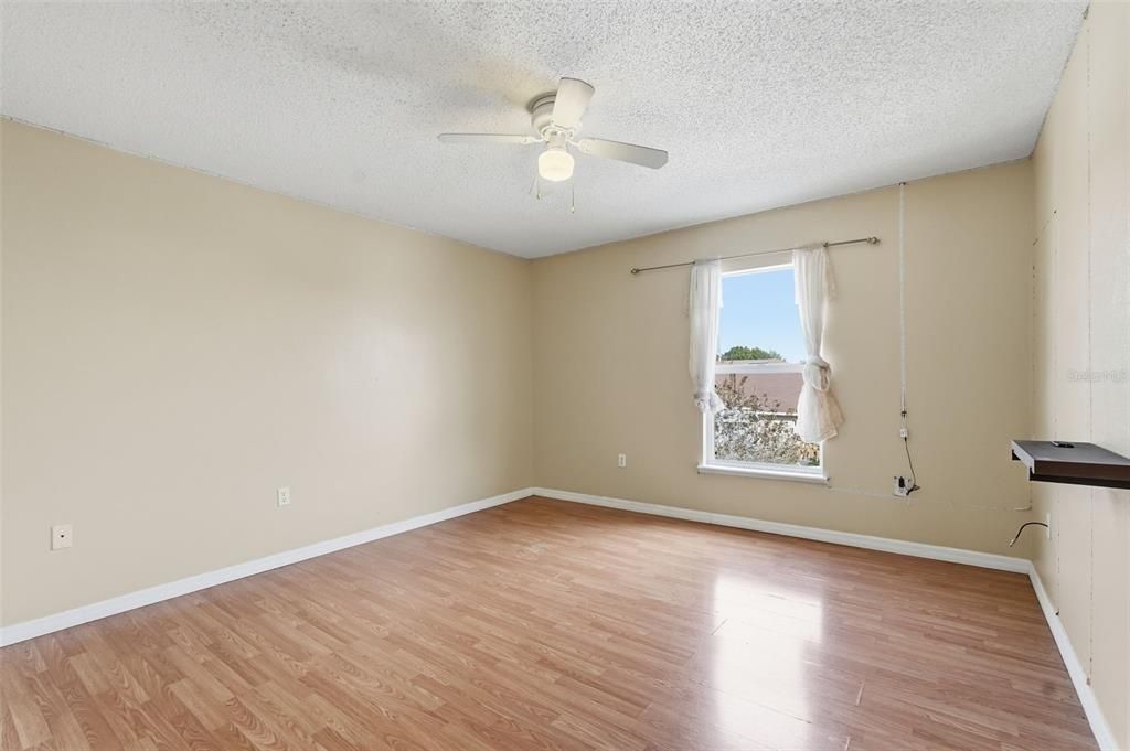 For Sale: $330,000 (4 beds, 2 baths, 2844 Square Feet)