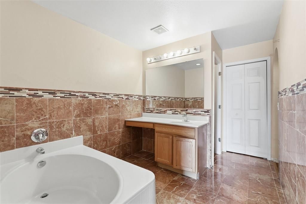 For Sale: $330,000 (4 beds, 2 baths, 2844 Square Feet)