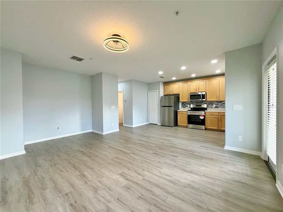 For Sale: $295,000 (3 beds, 2 baths, 1382 Square Feet)