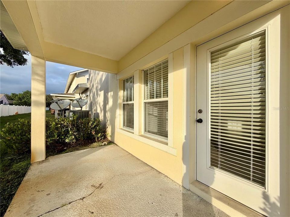 For Sale: $295,000 (3 beds, 2 baths, 1382 Square Feet)