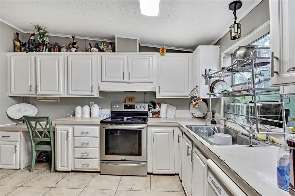 На продажу: $399,900 (3 спален, 2 ванн, 1512 Квадратных фут)