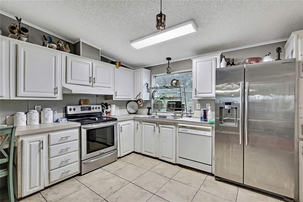 На продажу: $399,900 (3 спален, 2 ванн, 1512 Квадратных фут)