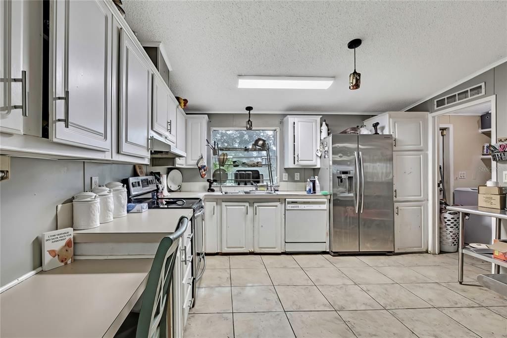 На продажу: $399,900 (3 спален, 2 ванн, 1512 Квадратных фут)