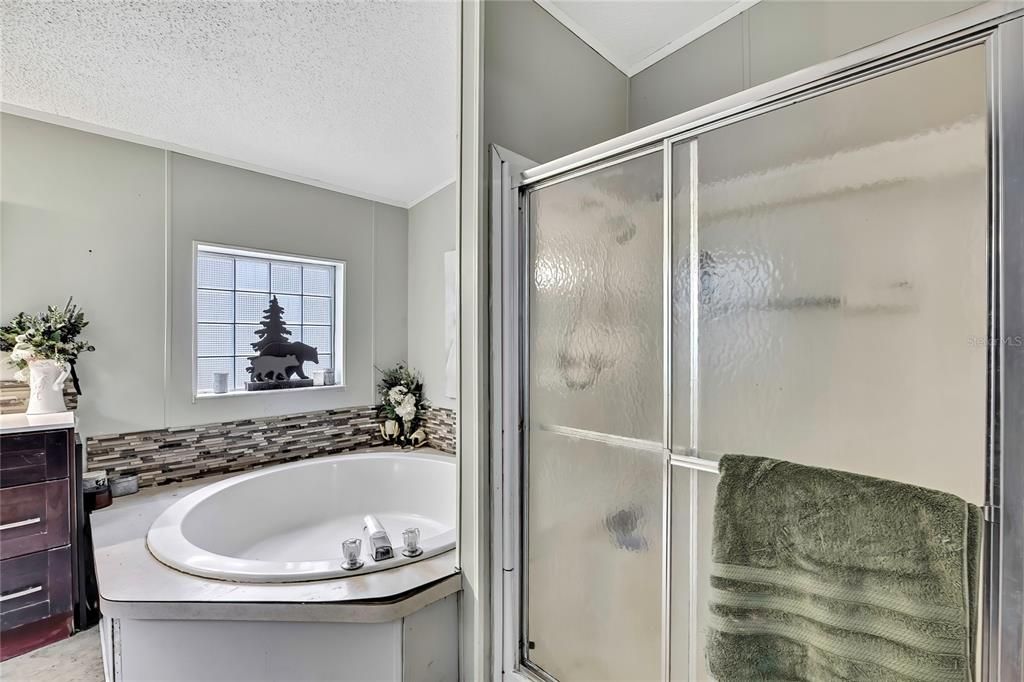 На продажу: $399,900 (3 спален, 2 ванн, 1512 Квадратных фут)