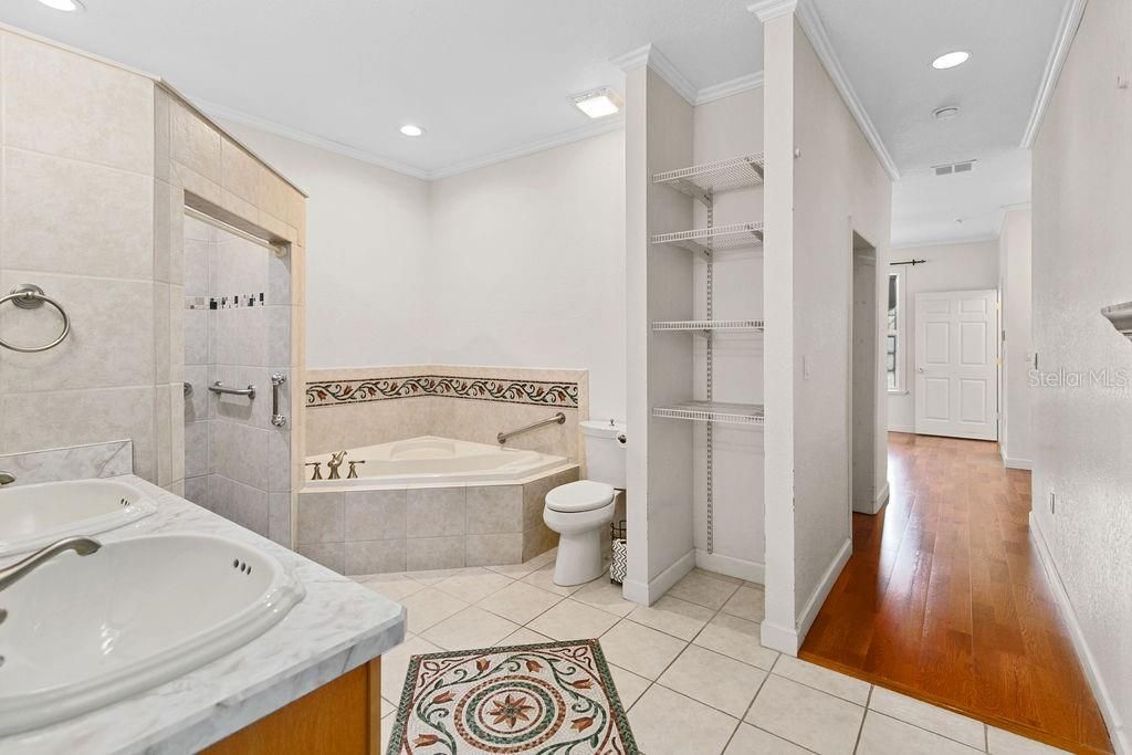 For Sale: $775,000 (3 beds, 2 baths, 2040 Square Feet)