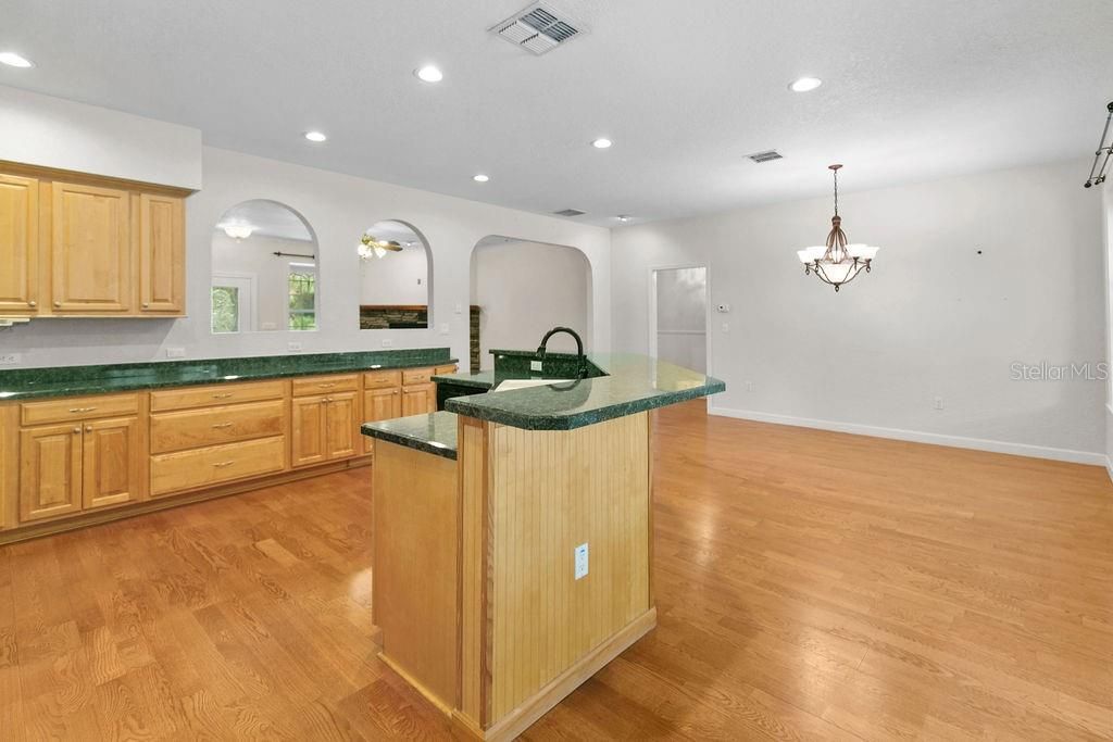 For Sale: $775,000 (3 beds, 2 baths, 2040 Square Feet)