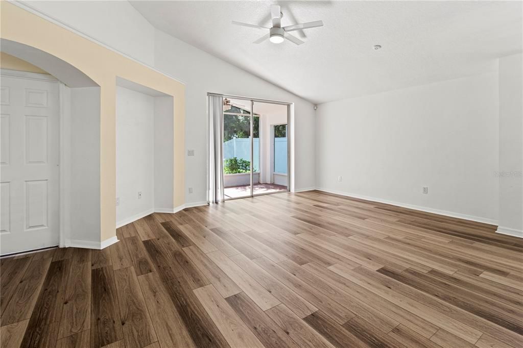 For Rent: $2,800 (3 beds, 2 baths, 1822 Square Feet)