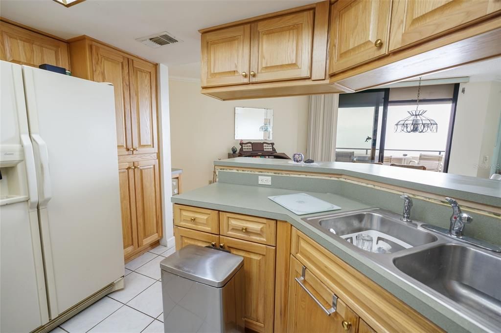 待售: $530,000 (2 贝兹, 2 浴室, 1409 平方英尺)