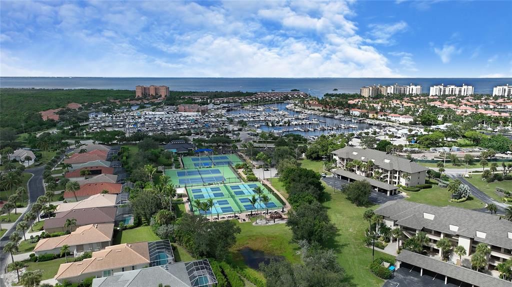 待售: $785,500 (4 贝兹, 2 浴室, 2339 平方英尺)