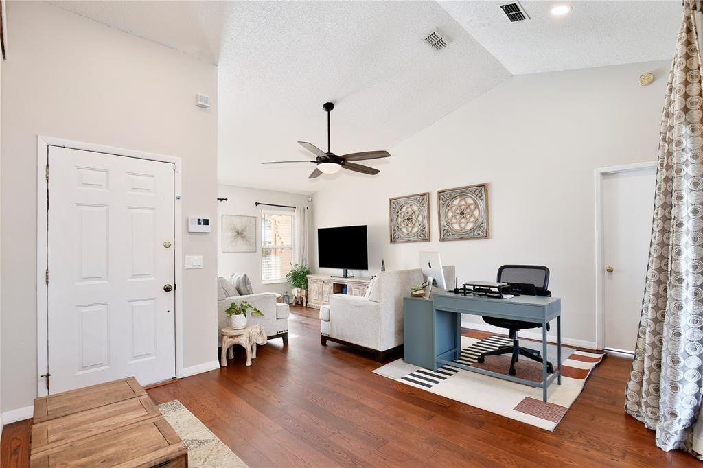 На продажу: $375,000 (3 спален, 2 ванн, 1479 Квадратных фут)