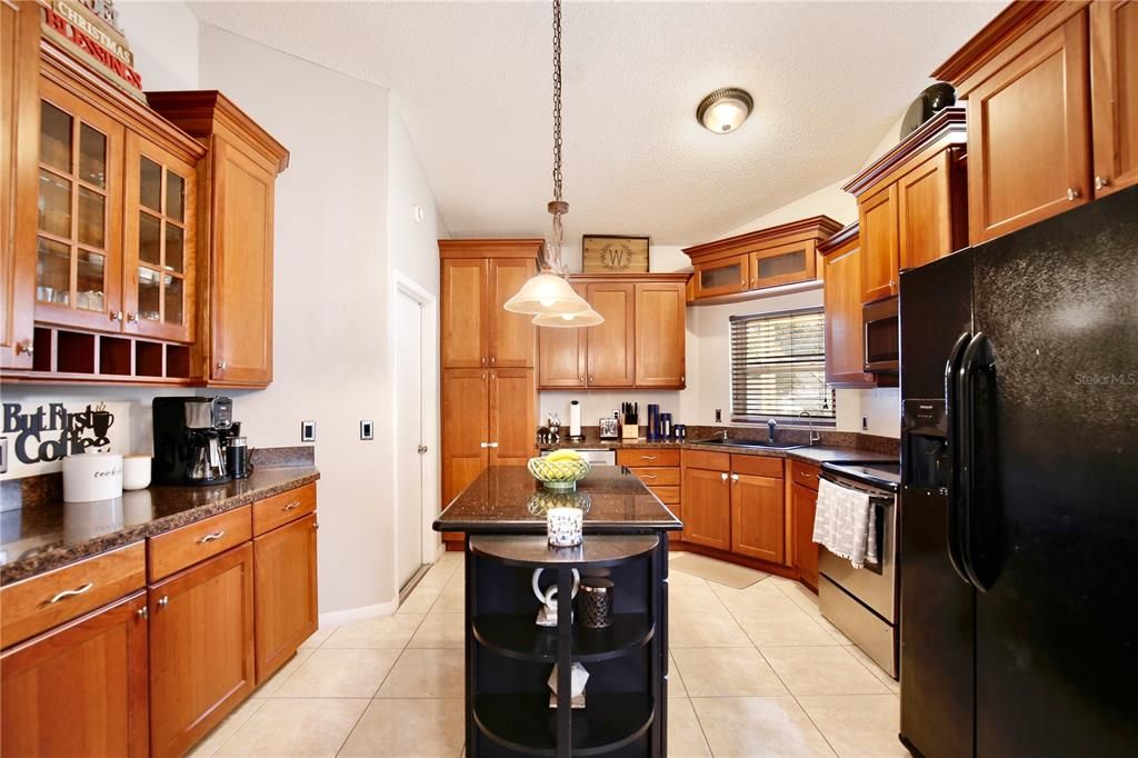 На продажу: $375,000 (3 спален, 2 ванн, 1479 Квадратных фут)