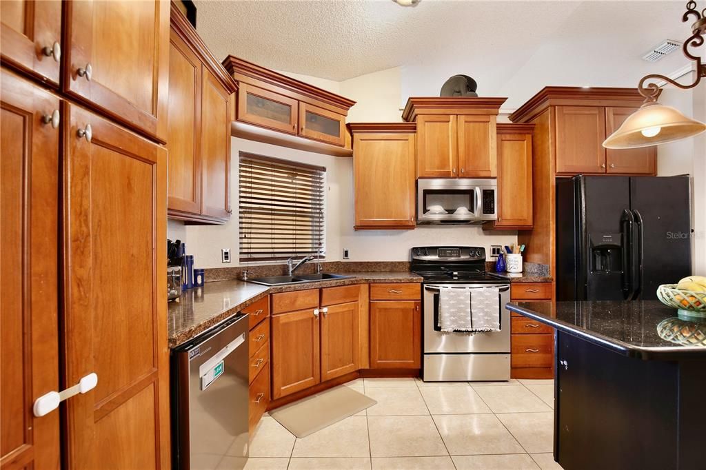 На продажу: $375,000 (3 спален, 2 ванн, 1479 Квадратных фут)