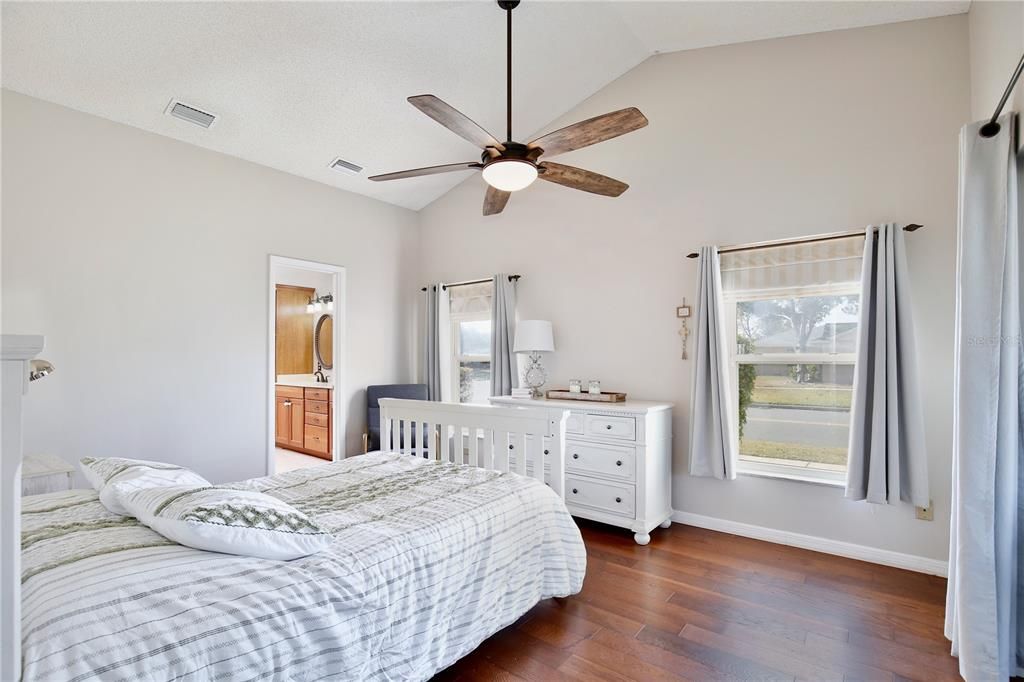 На продажу: $375,000 (3 спален, 2 ванн, 1479 Квадратных фут)