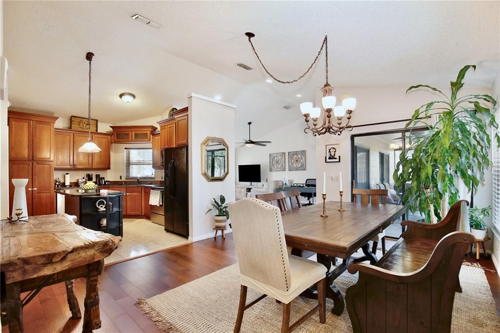 На продажу: $375,000 (3 спален, 2 ванн, 1479 Квадратных фут)