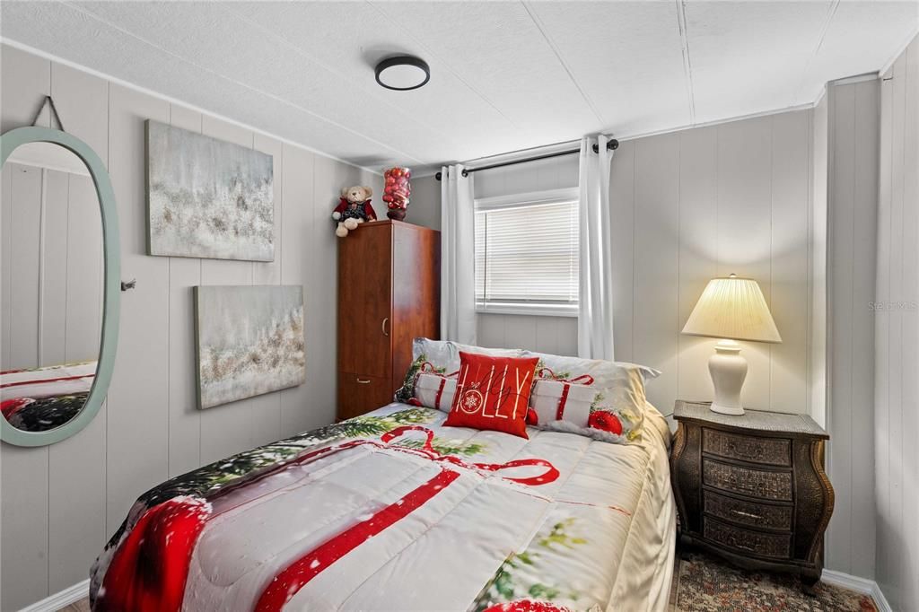 For Sale: $143,000 (2 beds, 1 baths, 1323 Square Feet)