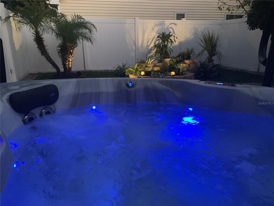 待售: $349,000 (2 贝兹, 2 浴室, 1082 平方英尺)