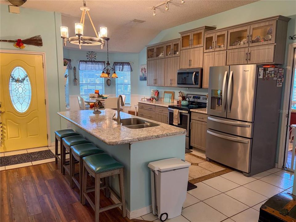 待售: $349,000 (2 贝兹, 2 浴室, 1082 平方英尺)