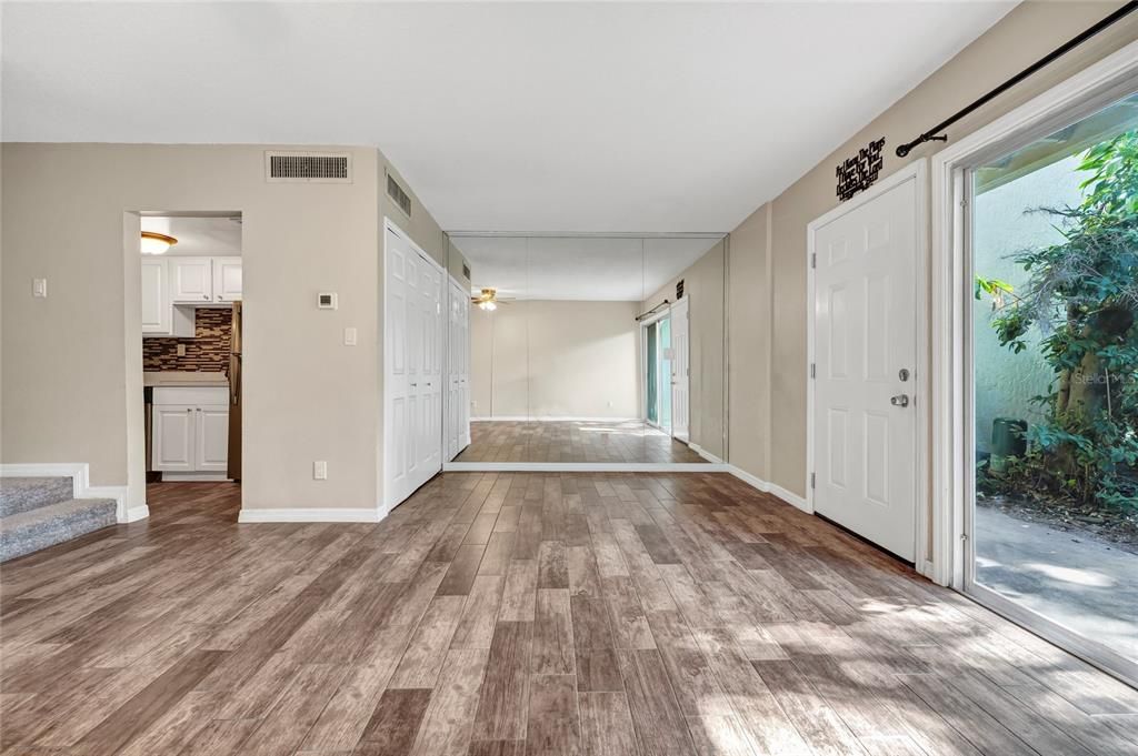 For Sale: $129,500 (1 beds, 1 baths, 540 Square Feet)