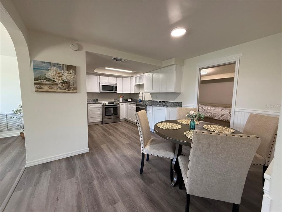 For Sale: $225,000 (3 beds, 1 baths, 1200 Square Feet)