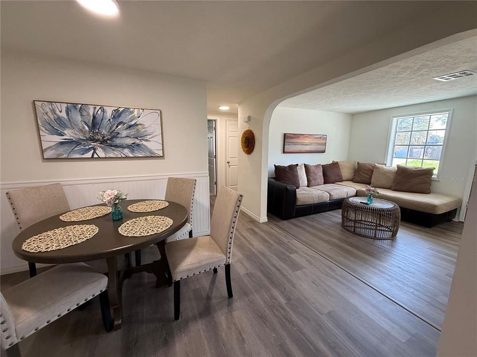 For Sale: $225,000 (3 beds, 1 baths, 1200 Square Feet)