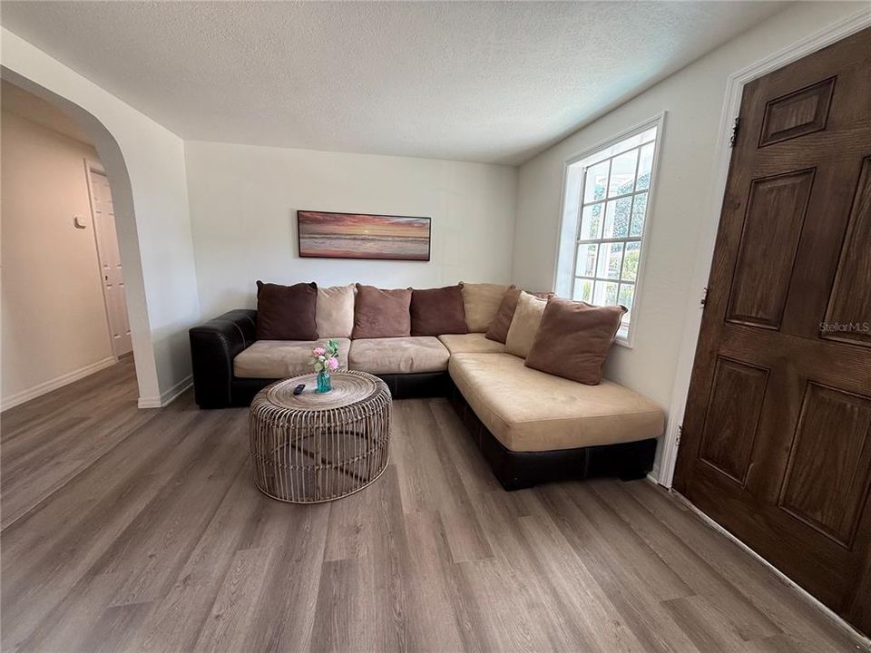 For Sale: $225,000 (3 beds, 1 baths, 1200 Square Feet)