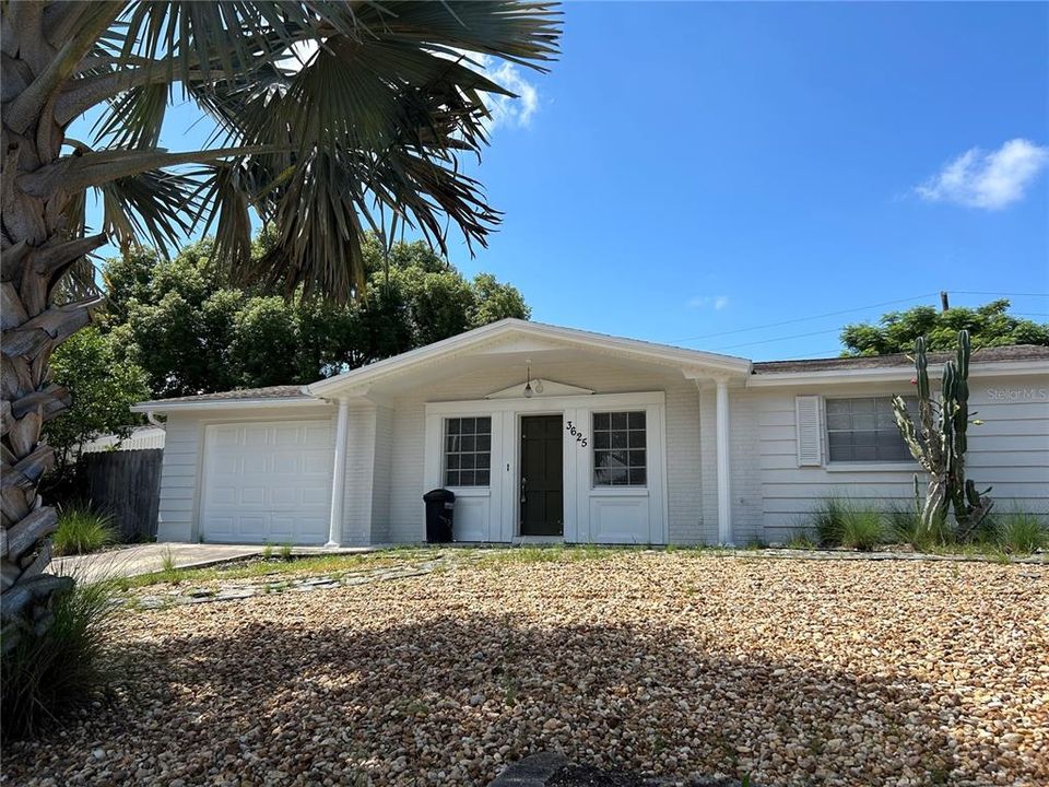For Sale: $225,000 (3 beds, 1 baths, 1200 Square Feet)