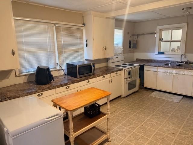 На продажу: $179,900 (3 спален, 1 ванн, 1332 Квадратных фут)