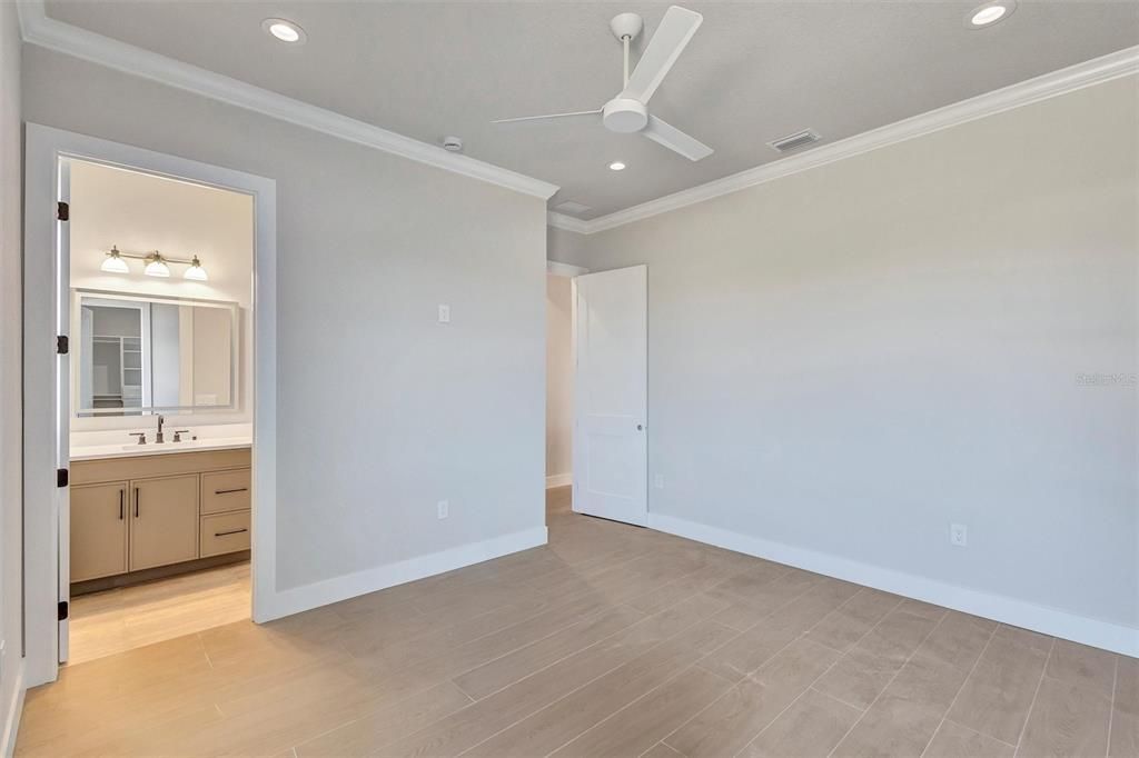 На продажу: $1,700,000 (4 спален, 4 ванн, 3601 Квадратных фут)