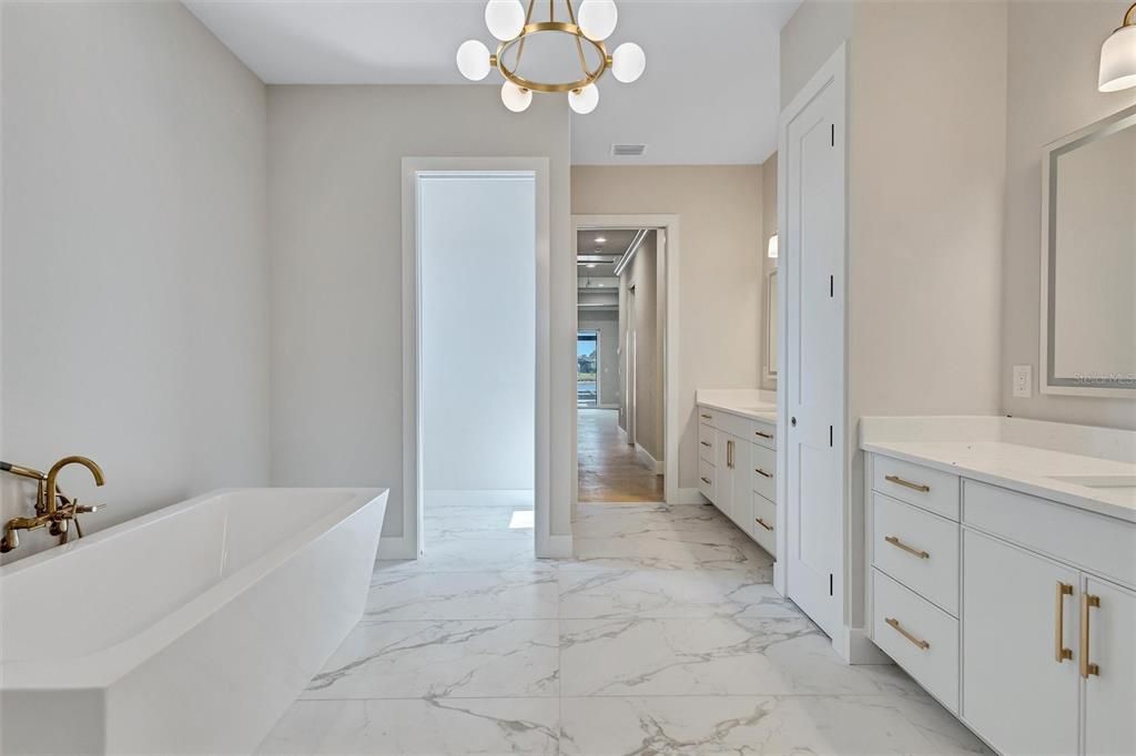 На продажу: $1,700,000 (4 спален, 4 ванн, 3601 Квадратных фут)