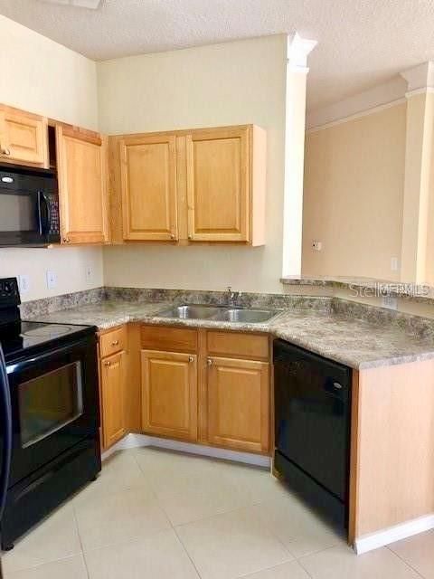 For Rent: $2,200 (3 beds, 2 baths, 1445 Square Feet)