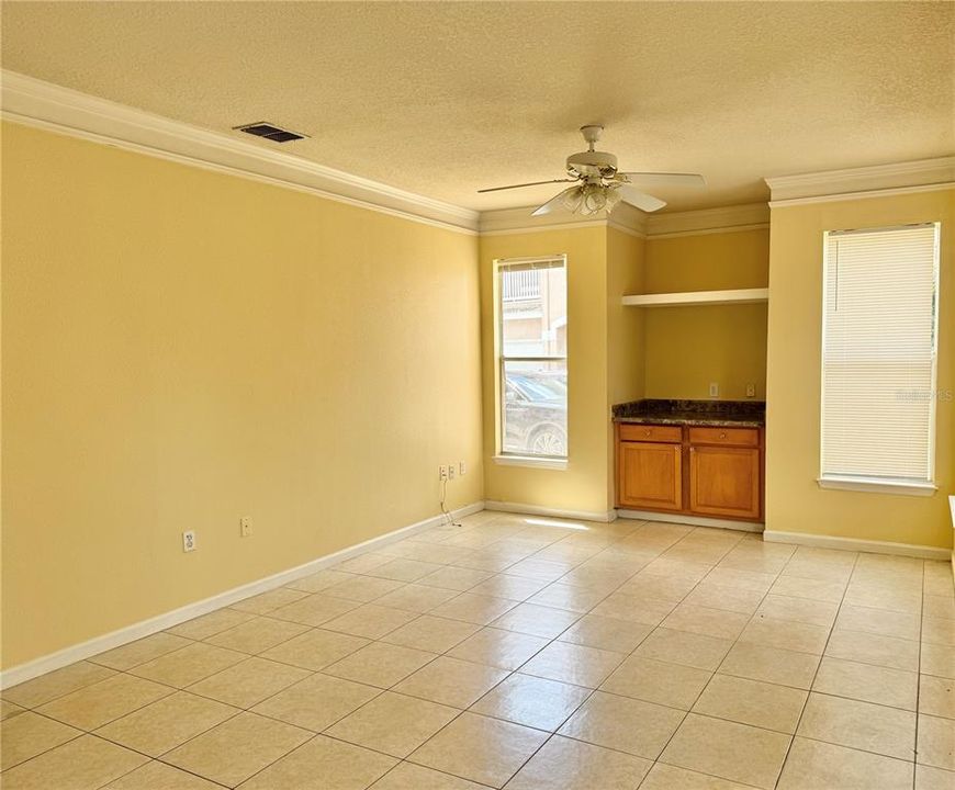 For Rent: $2,200 (3 beds, 2 baths, 1445 Square Feet)