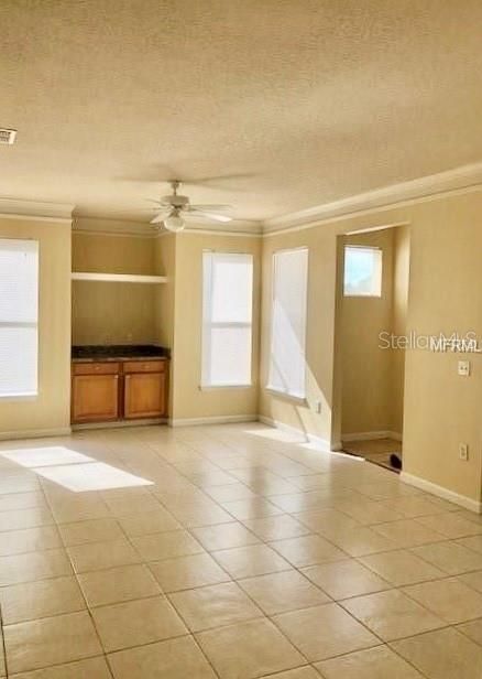 For Rent: $2,200 (3 beds, 2 baths, 1445 Square Feet)