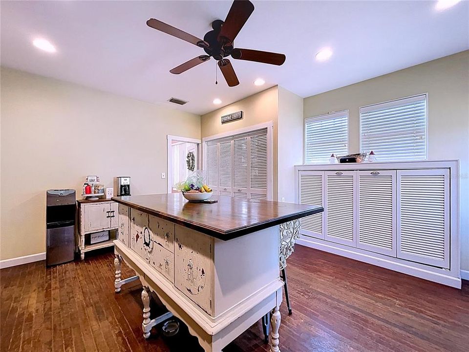 For Sale: $479,900 (4 beds, 2 baths, 2880 Square Feet)