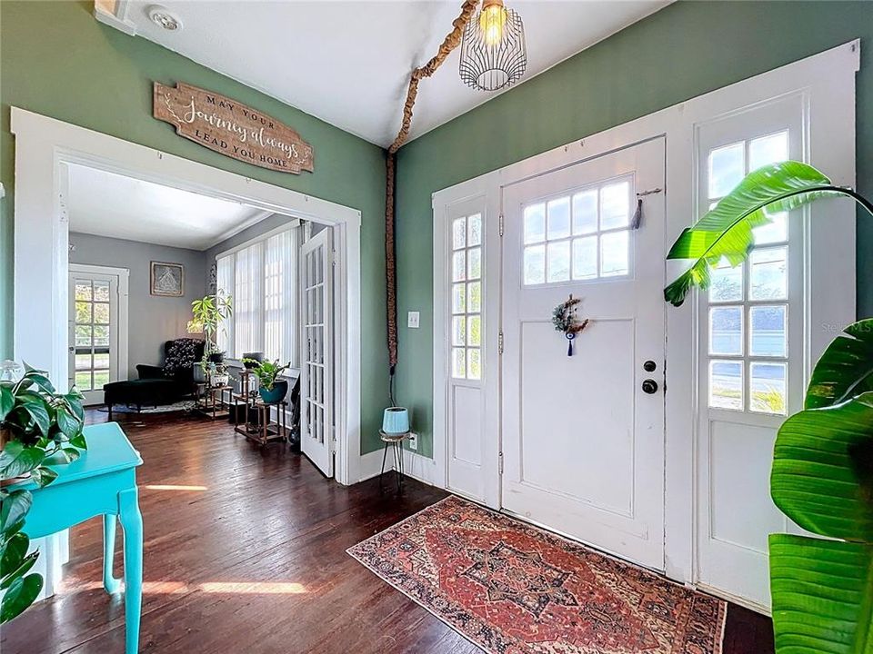 For Sale: $479,900 (4 beds, 2 baths, 2880 Square Feet)