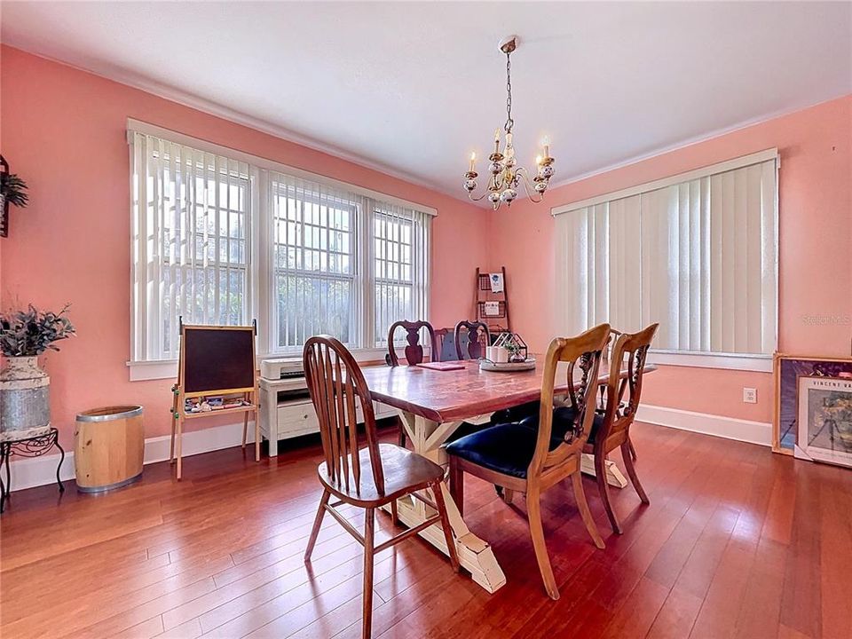 For Sale: $479,900 (4 beds, 2 baths, 2880 Square Feet)